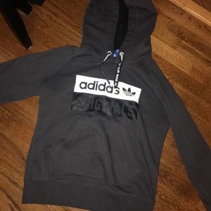 Adidas Sweatshirt